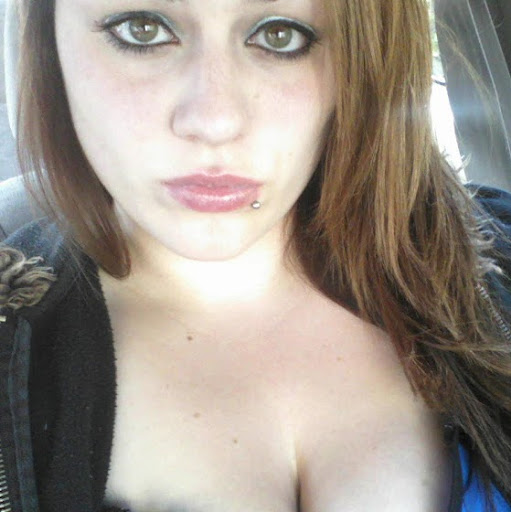 Sara Small Photo 34