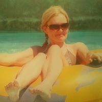 Julie Messenger Photo 21