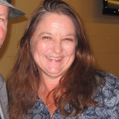 Carol Meadows Photo 36