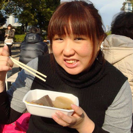 Elizabeth Pang Photo 5