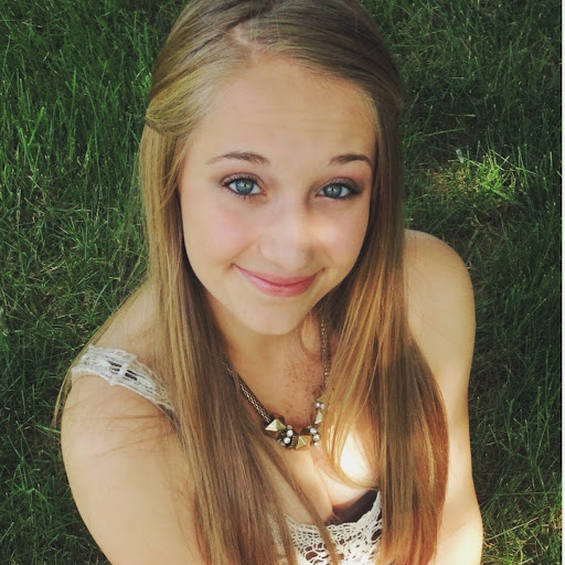 Nicole Myers Photo 26