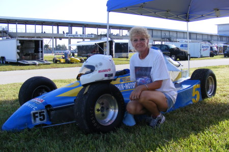 Sharon Bennett Photo 16