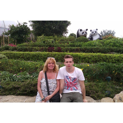 Julie Cropper Photo 14
