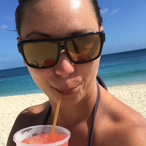 Amanda Hawkins Photo 26