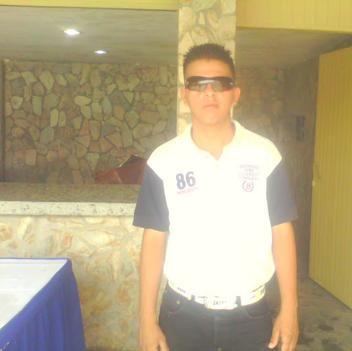 Manuel Carrero Photo 10