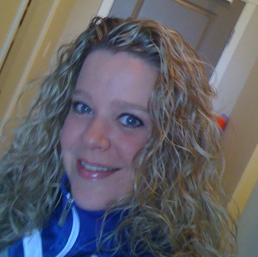 Renee Davies Photo 22