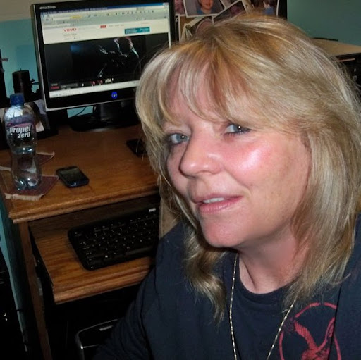Julie Irwin Photo 34
