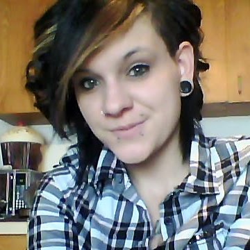 Michelle Avery Photo 29