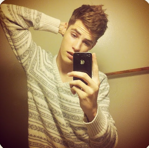 Jonathan Michaels Photo 35