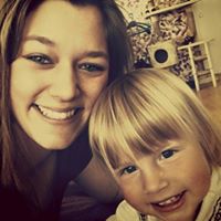 Sarah Lutz Photo 16