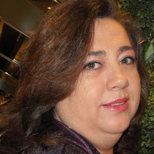 Julia Mendez Photo 15