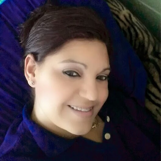 Angela Rodriguez Photo 23