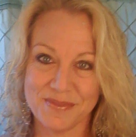 Julie Butler Photo 17