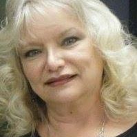 Julia Derrick Photo 10