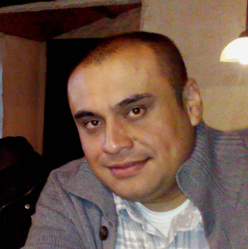 Richard Navarro Photo 25