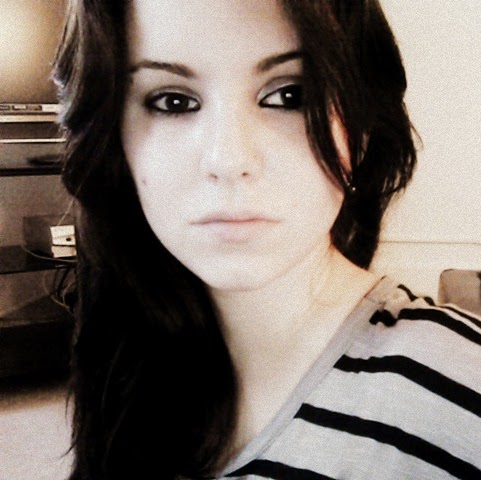 Emily Manning Photo 5