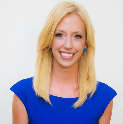 Lindsay Dunn Photo 19