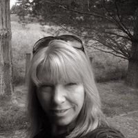 Angie Adkins Photo 7