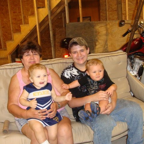 Laura Hodge Photo 19