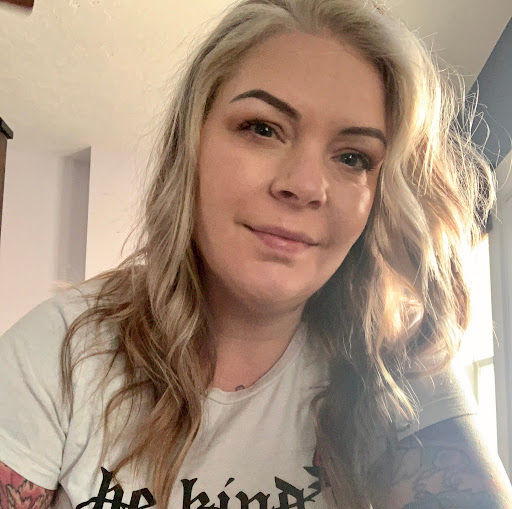 Kristi Swanson Photo 22