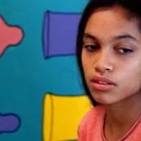 Julia Huggins Photo 19