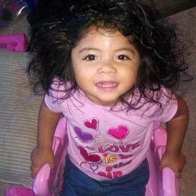 Elizabeth Velazquez Photo 24
