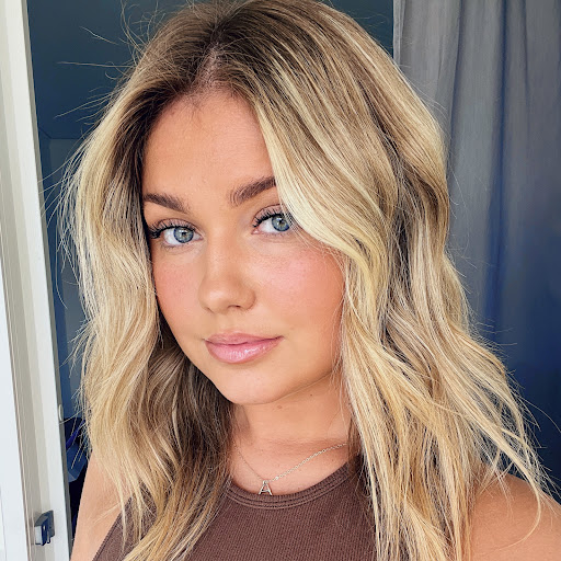 Julia Griffin Photo 39