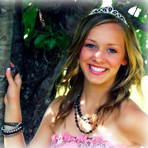 Haley Holman Photo 11