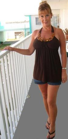 Elizabeth Wolf Photo 31