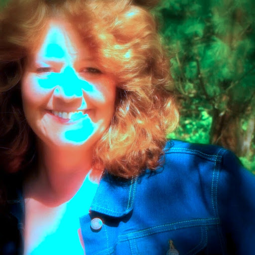 Charlotte Davis Photo 20