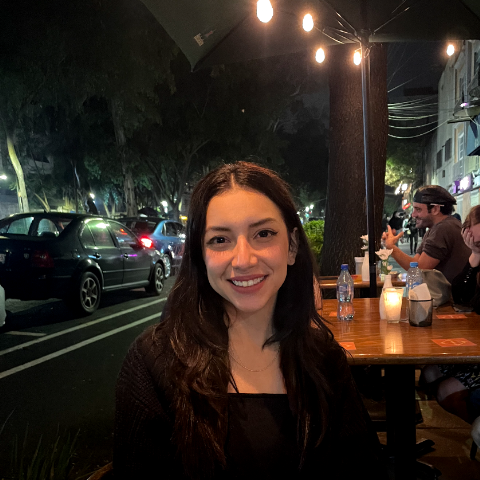 Dianna Ruiz Photo 16