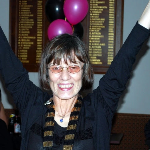 Alice Campbell Photo 16
