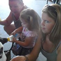 Sandy Rennie Photo 9