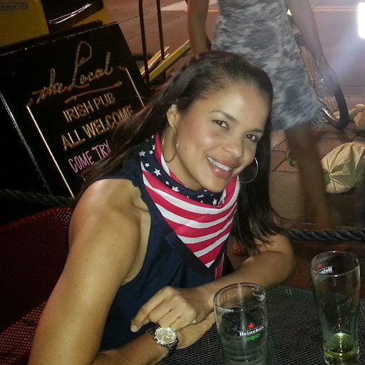 Kenia Hernandez Photo 18