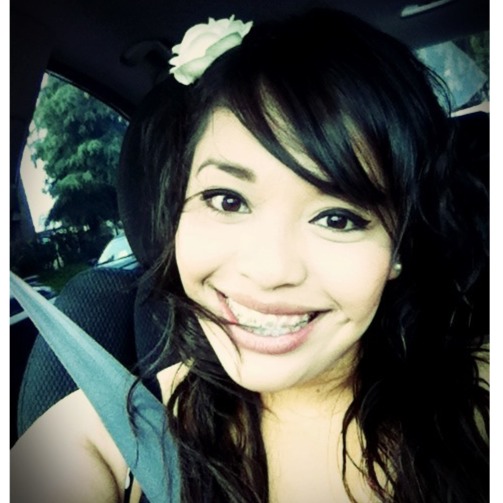 Julie Reyes Photo 32
