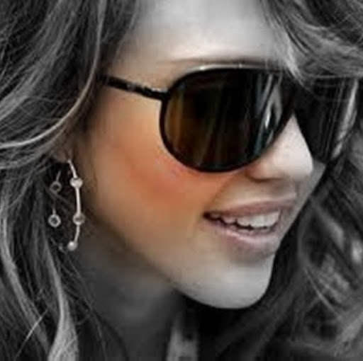 Christine Cruze Photo 1