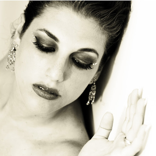 Stefanie Burns Photo 7