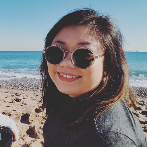 Julie Tran Photo 23