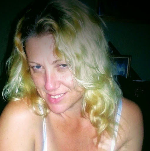 Jennifer Manley Photo 34