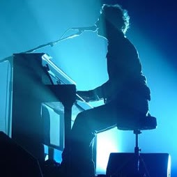 Alvin Valdez Photo 4