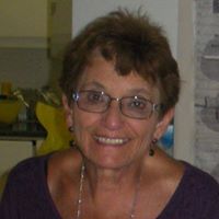 Ellen Robinson Photo 34