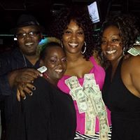 Angela Daniels Photo 22