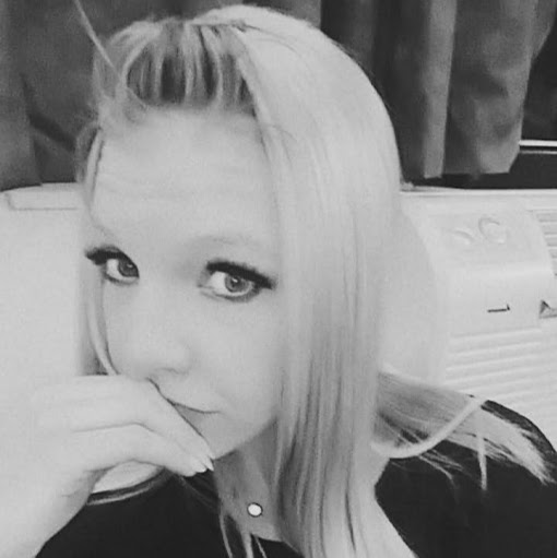 Katie Travis Photo 11