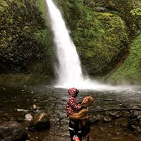 Lucy Rollins Photo 25