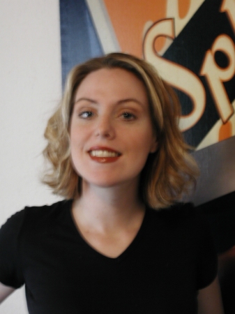 Jennifer Holland Photo 38