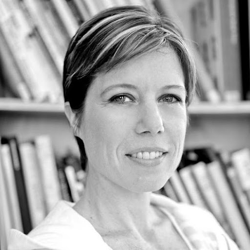 Jennifer Kinney Photo 40