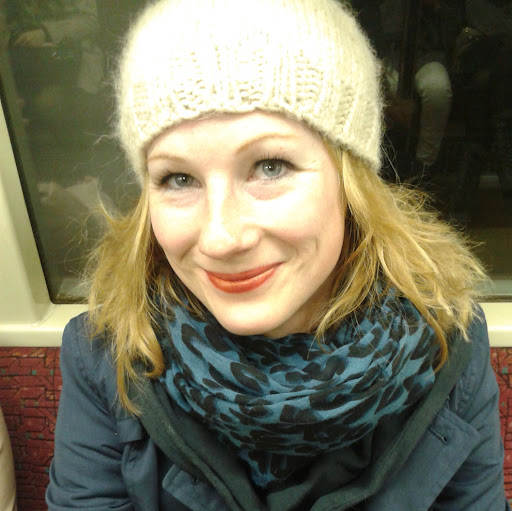 Sarah Reinhold Photo 12