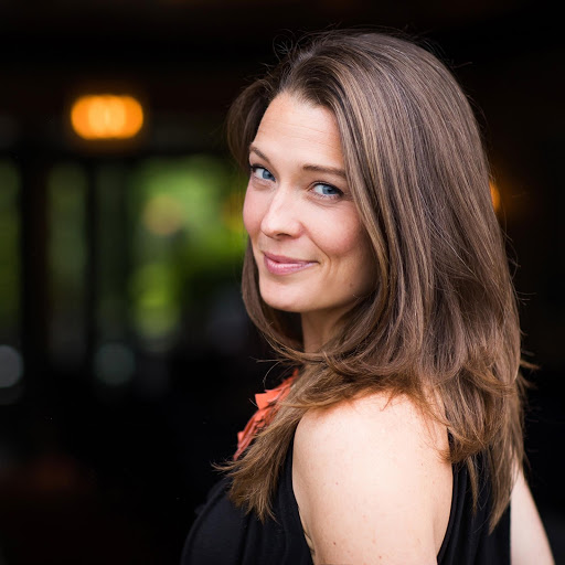 Rebecca Roberts Photo 19