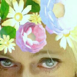 Julie Alexander Photo 10