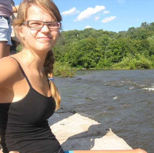 Hannah Gustafson Photo 5